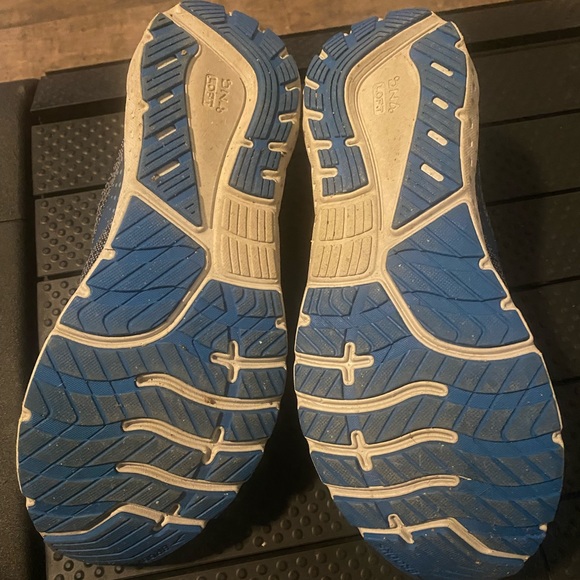 Brooks Glycerin 18 running shoes. - Picture 7 of 8